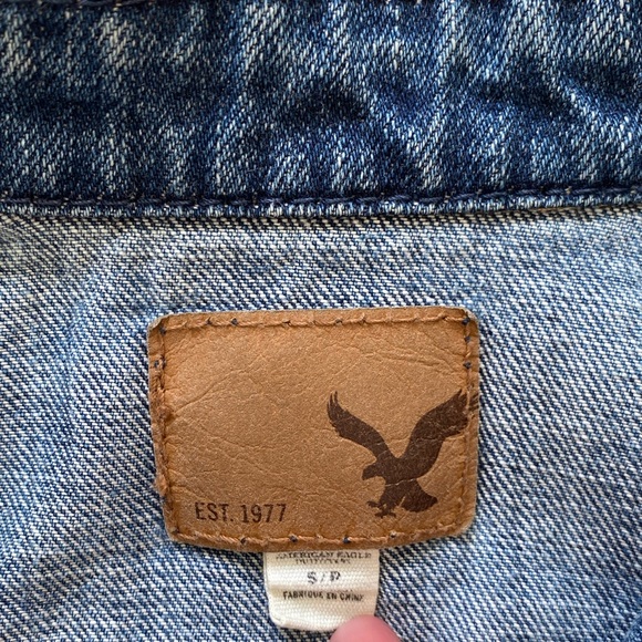 American Eagle Cropped Jean Jacket Dark Wash - Picture 6 of 7
